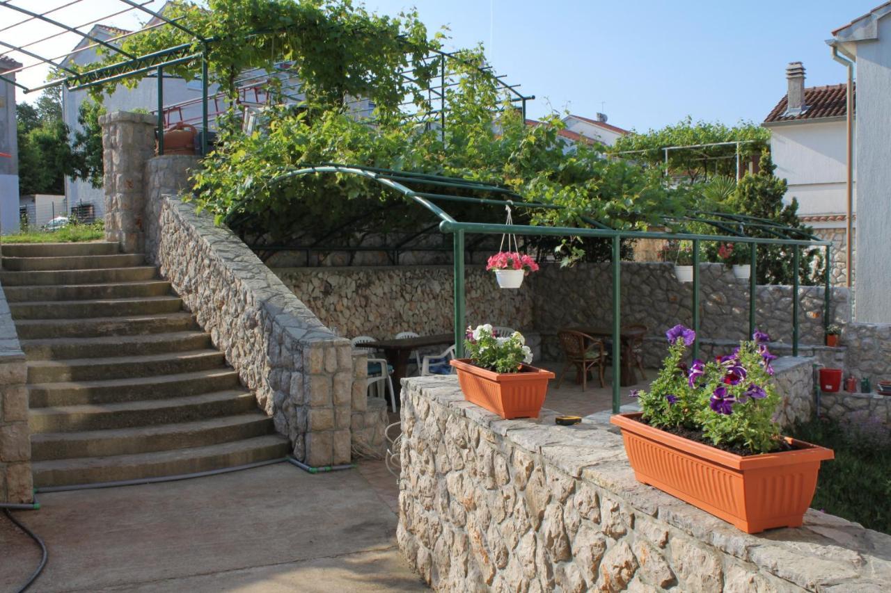 Apartments And Rooms With Parking Space Njivice, Krk - 5458 ภายนอก รูปภาพ