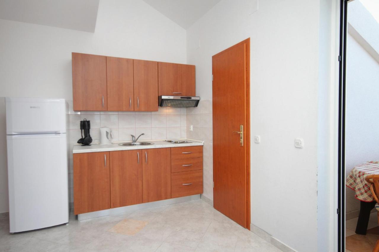Apartments And Rooms With Parking Space Njivice, Krk - 5458 ภายนอก รูปภาพ