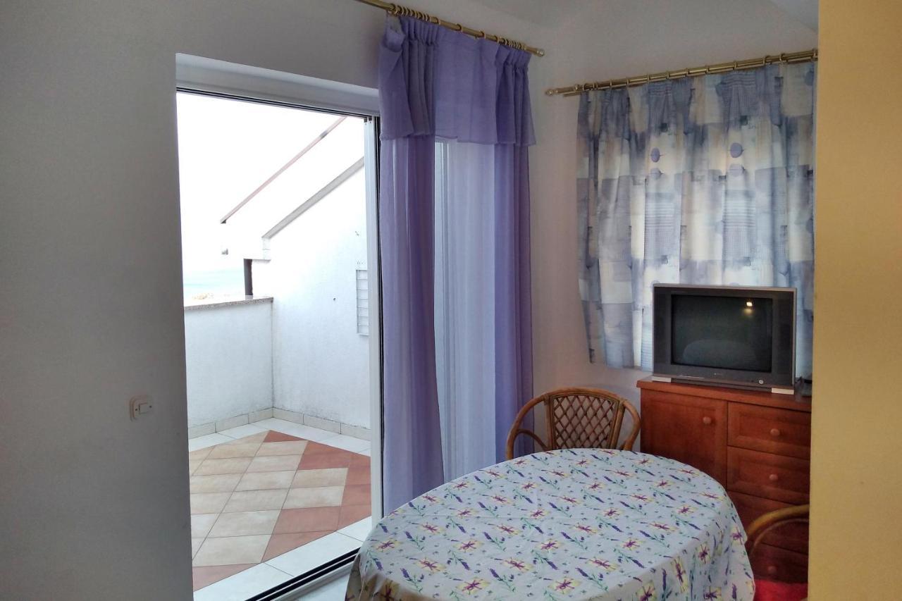 Apartments And Rooms With Parking Space Njivice, Krk - 5458 ภายนอก รูปภาพ