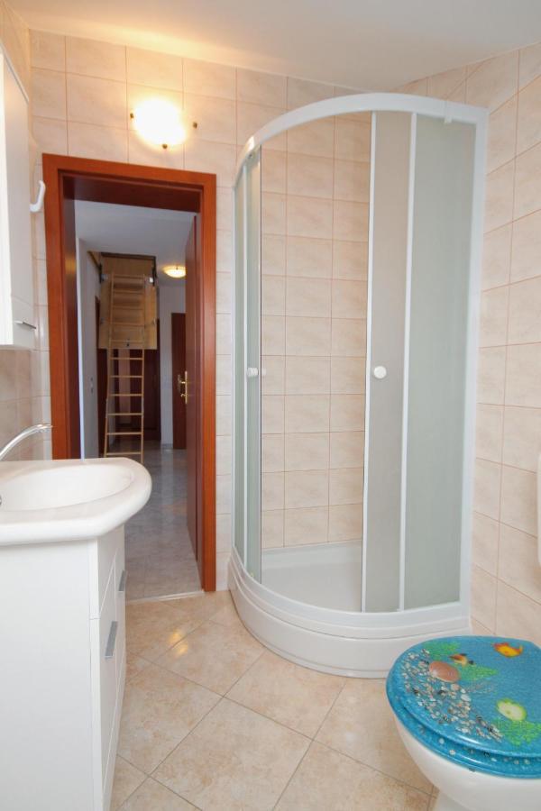 Apartments And Rooms With Parking Space Njivice, Krk - 5458 ภายนอก รูปภาพ