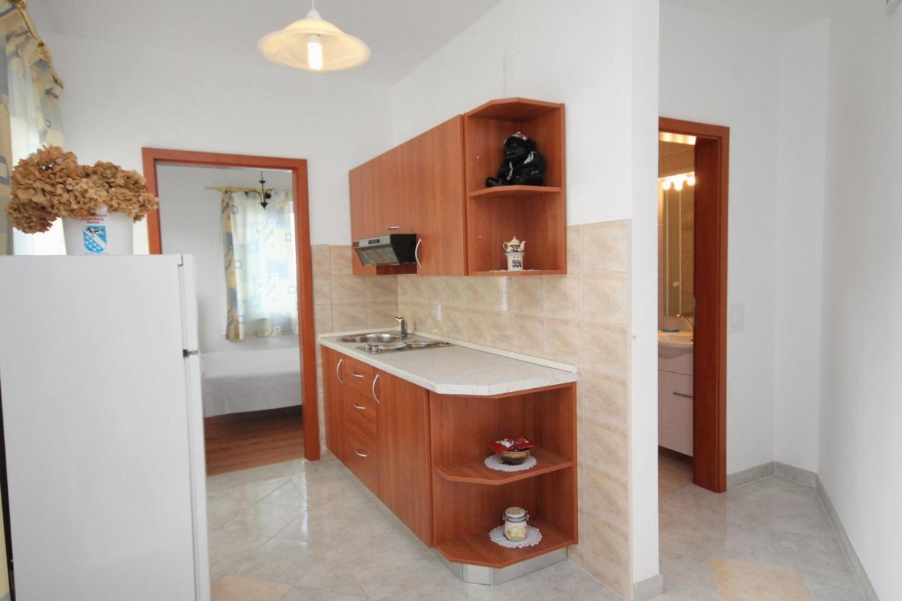 Apartments And Rooms With Parking Space Njivice, Krk - 5458 ภายนอก รูปภาพ
