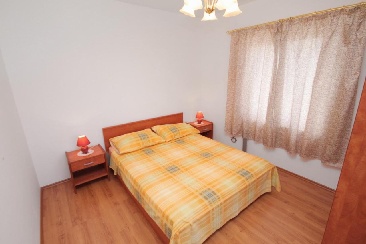 Apartments And Rooms With Parking Space Njivice, Krk - 5458 ภายนอก รูปภาพ