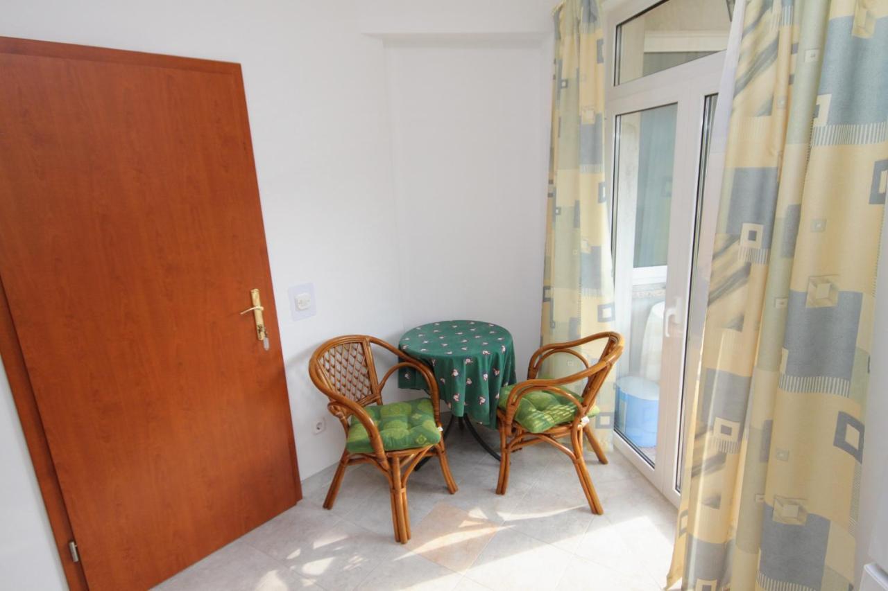 Apartments And Rooms With Parking Space Njivice, Krk - 5458 ภายนอก รูปภาพ