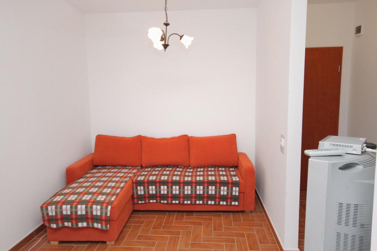 Apartments And Rooms With Parking Space Njivice, Krk - 5458 ภายนอก รูปภาพ