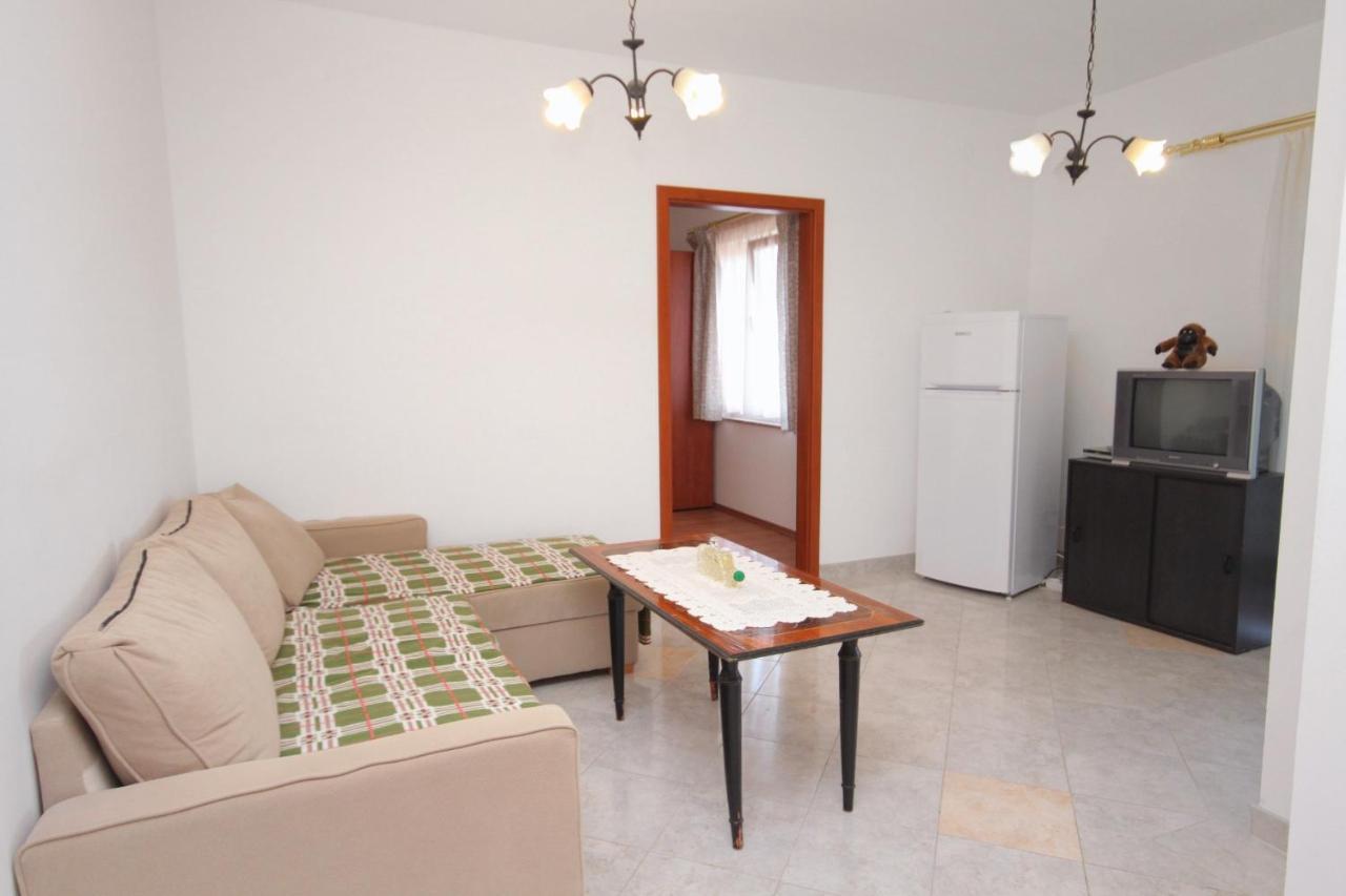 Apartments And Rooms With Parking Space Njivice, Krk - 5458 ภายนอก รูปภาพ